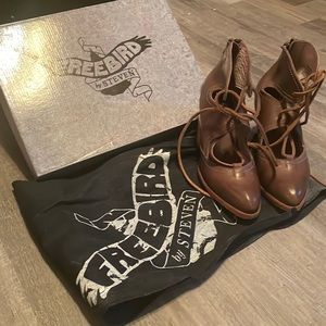 Adorable Freebird Flame size 7